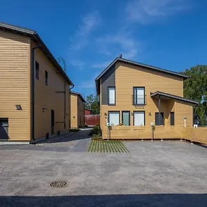 Apartamento Private In The Shared Detached House., Vantaa