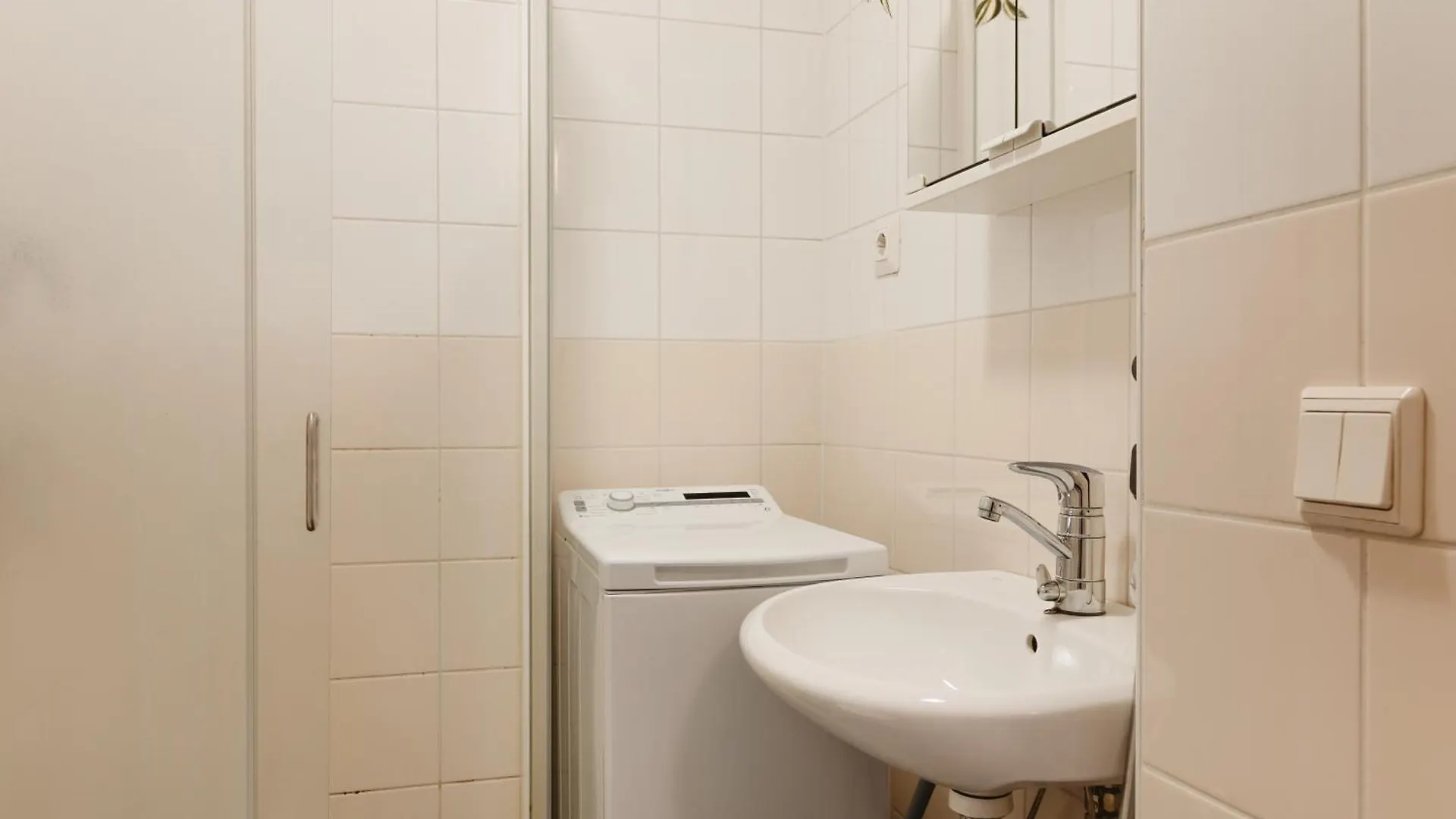 Lejlighed Nordstay - Bright Studio In The Heart Of Helsinki Self Check-In